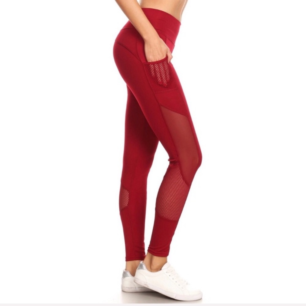 💕NWT Burgundy Fashion Yoga Pants 💕